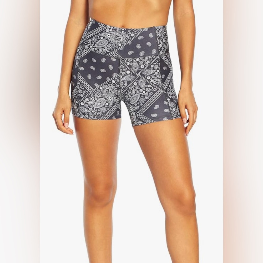 Jessica Simpson Sportswear Tummy Control Hottie Short in Periscope Bandana